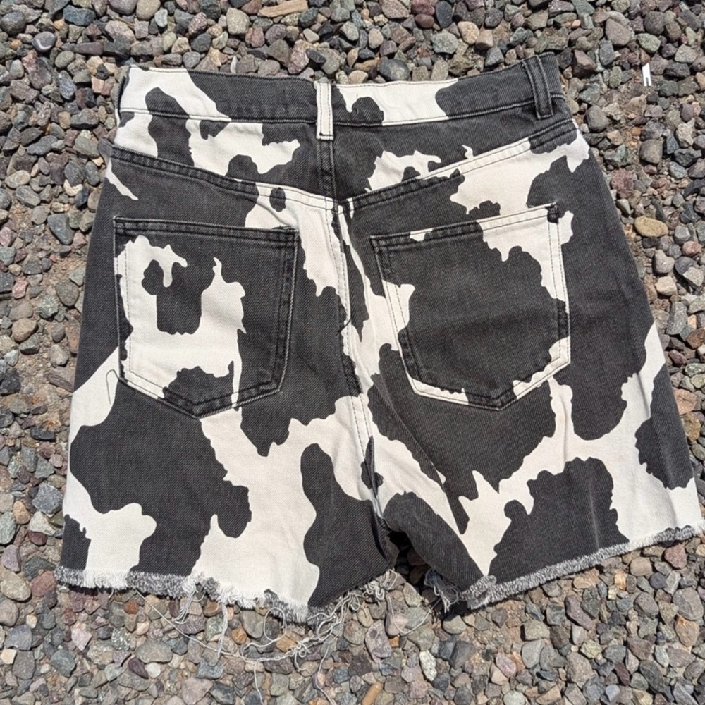 Beautiful cow printed design shorts 🤠🐄